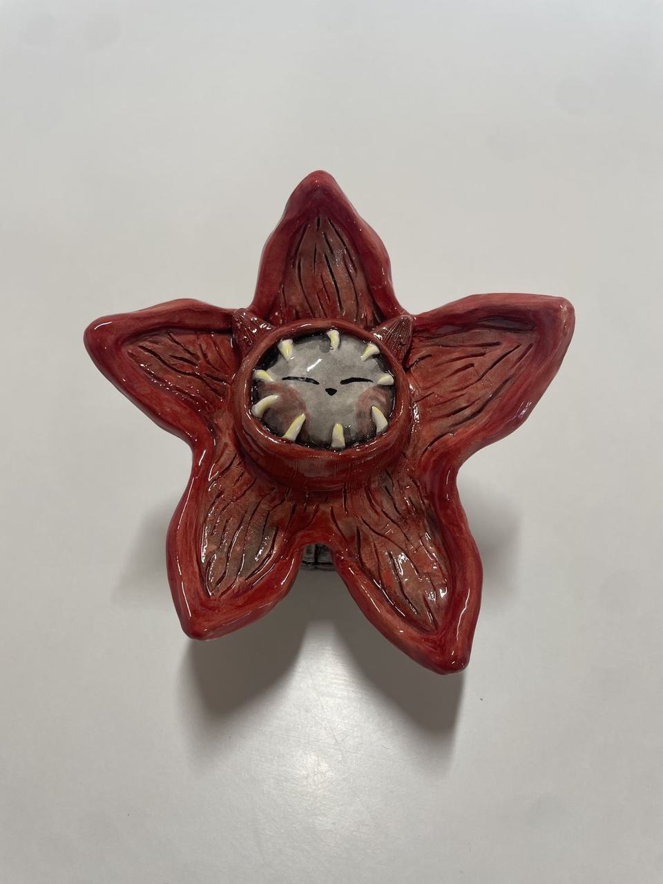 Estrella roja, pieza de encargo